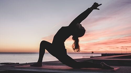 yoga-teacher-3-500x280-4 yoga-teacher-3-500x280-4